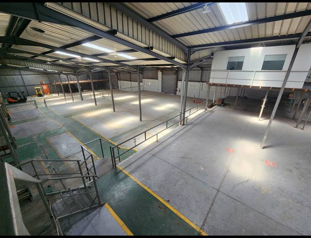 5,500M² WAREHOUSE FOR SALE IN WADEVILLE